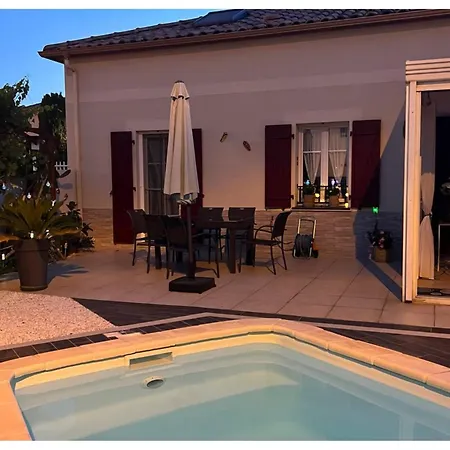 Pensión Small With Private Pool
