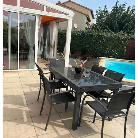 Pensión Small With Private Pool